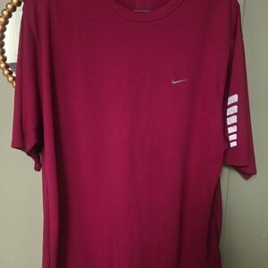Nike Men's Burgundy Short Sleeve Tee